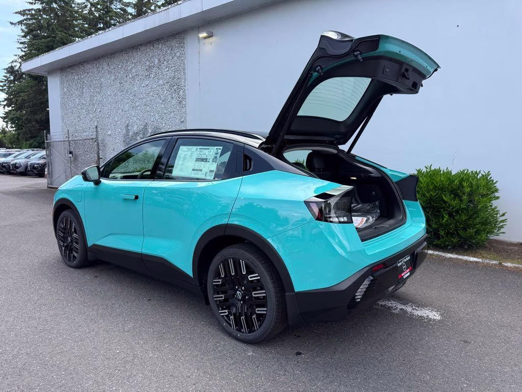 2026 Seabreeze Blue Pearl/Black Nissan LEAF PLATINUM+ FWD SUV