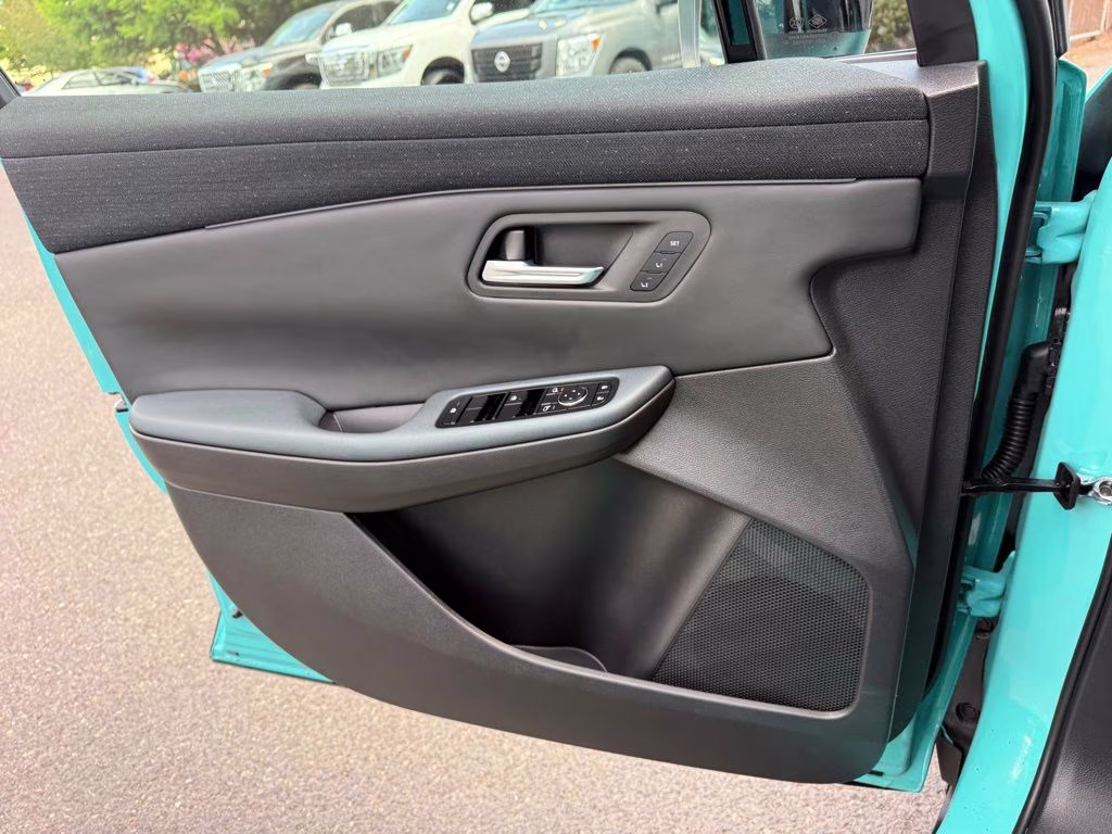 2026 Seabreeze Blue Pearl/Black Nissan LEAF PLATINUM+ FWD SUV