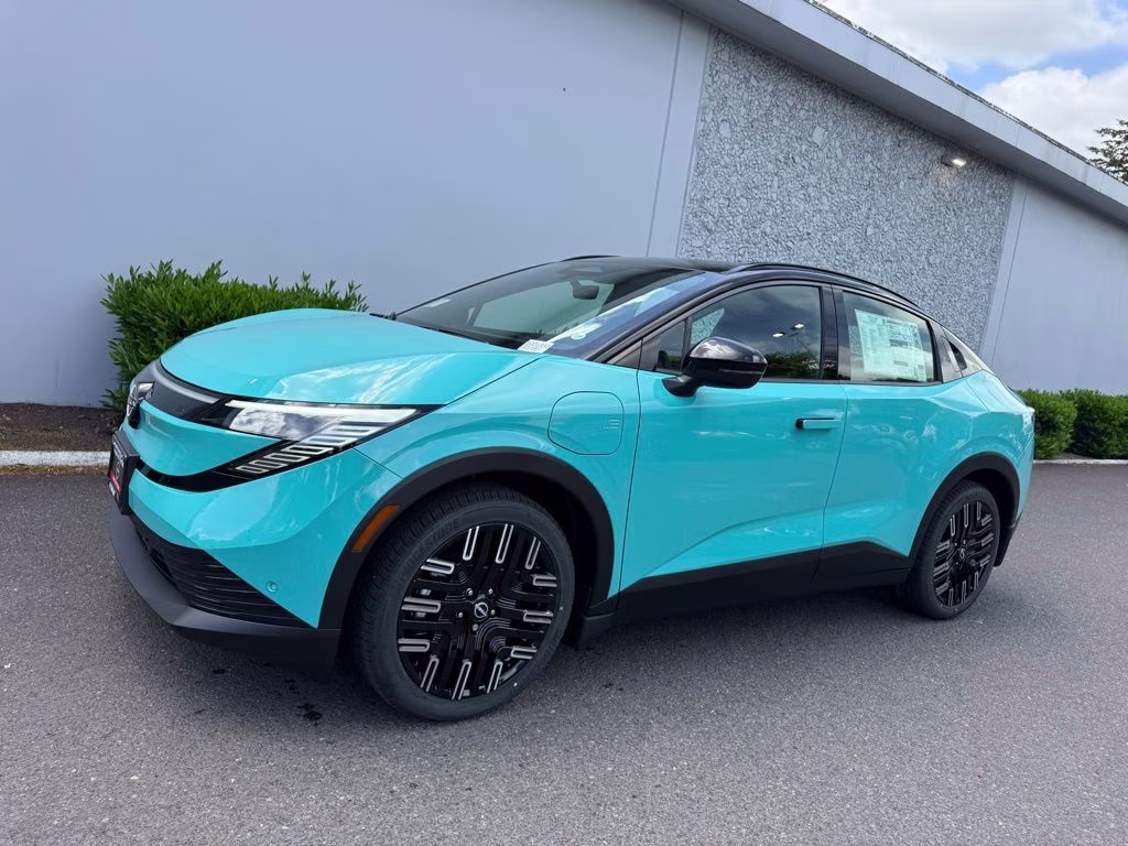 2026 Seabreeze Blue Pearl/Black Nissan LEAF PLATINUM+ FWD SUV