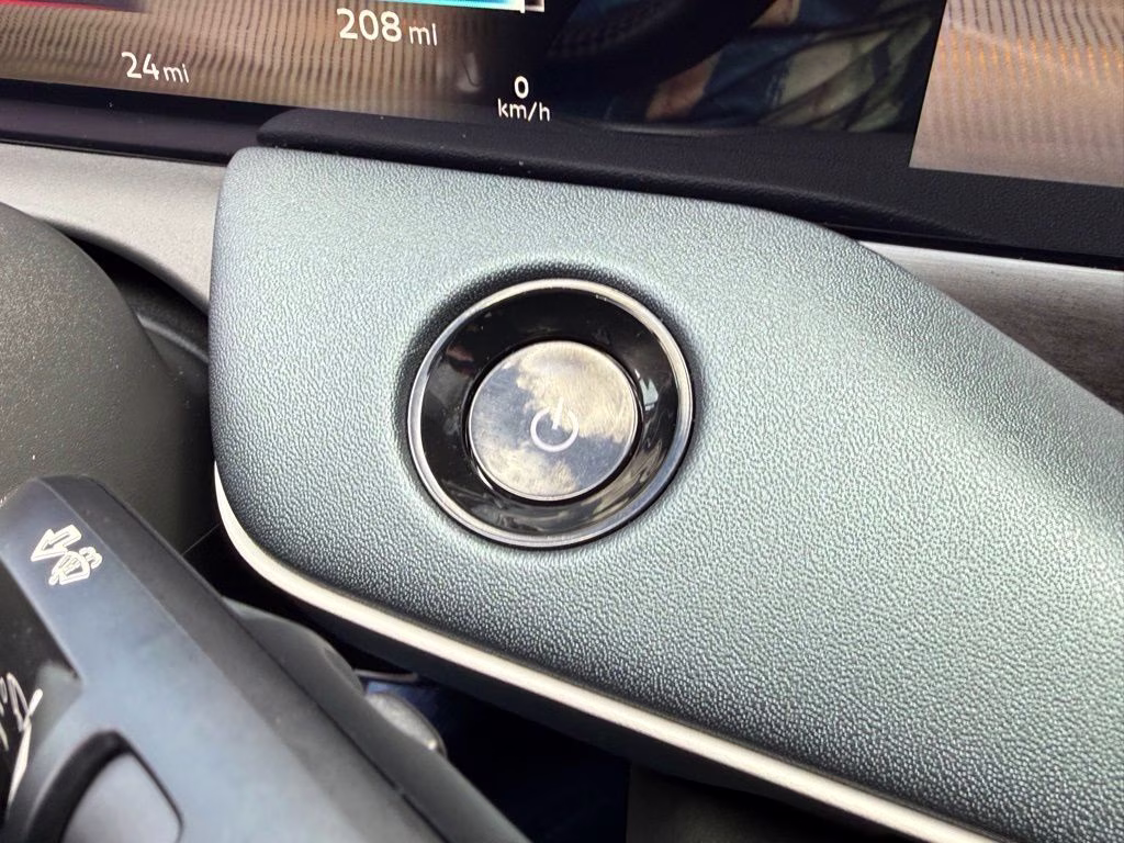 2026 Seabreeze Blue Pearl/Black Nissan LEAF PLATINUM+ FWD SUV