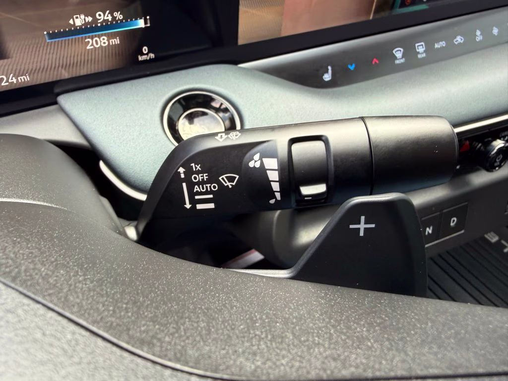 2026 Seabreeze Blue Pearl/Black Nissan LEAF PLATINUM+ FWD SUV