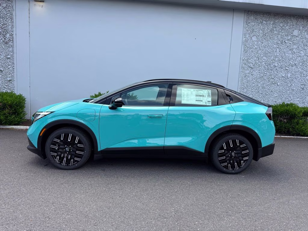 2026 Seabreeze Blue Pearl/Black Nissan LEAF PLATINUM+ FWD SUV