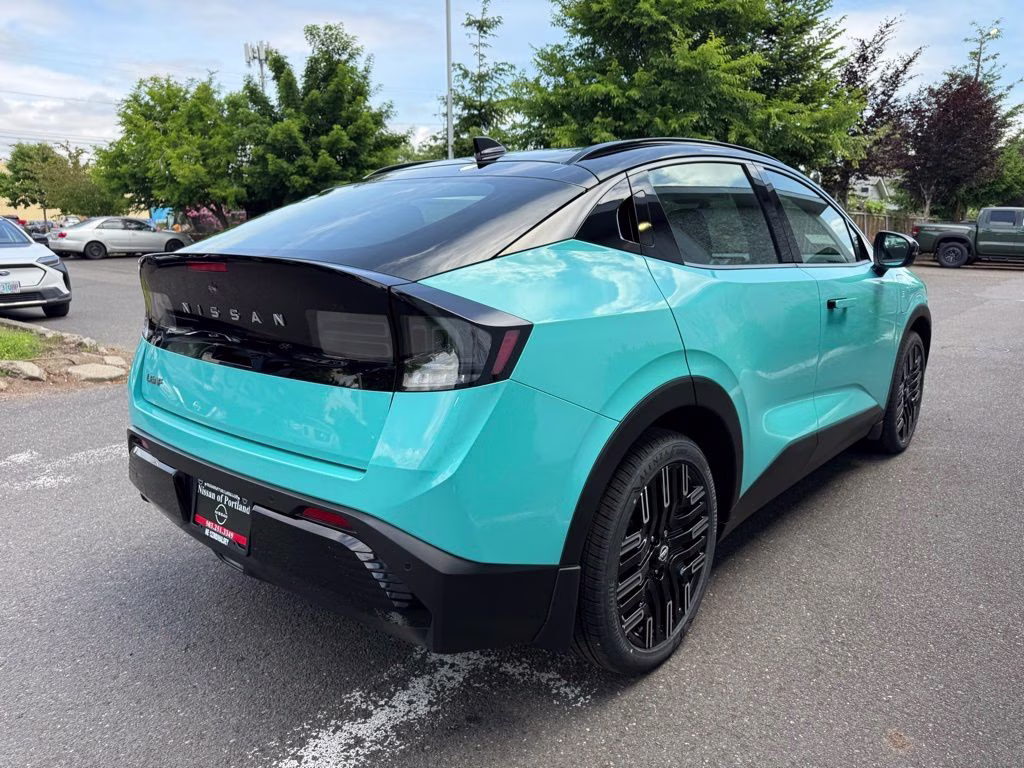 2026 Seabreeze Blue Pearl/Black Nissan LEAF PLATINUM+ FWD SUV