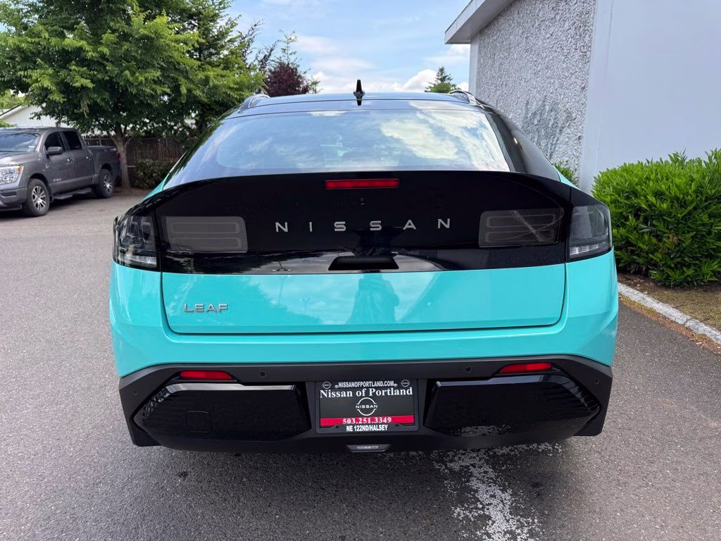2026 Seabreeze Blue Pearl/Black Nissan LEAF PLATINUM+ FWD SUV