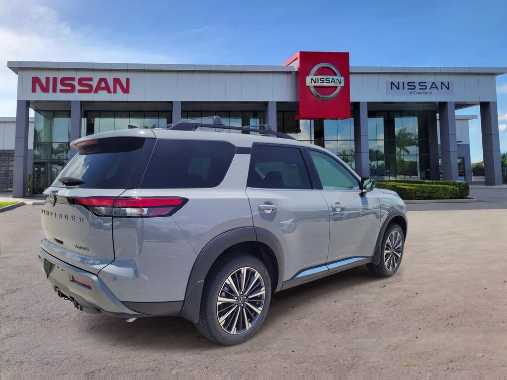 2026 Boulder Gray Pearl Nissan Pathfinder Platinum FWD SUV