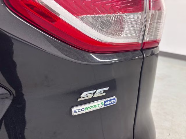 2015 Tuxedo Black Ford Escape SE 4X4 SUV