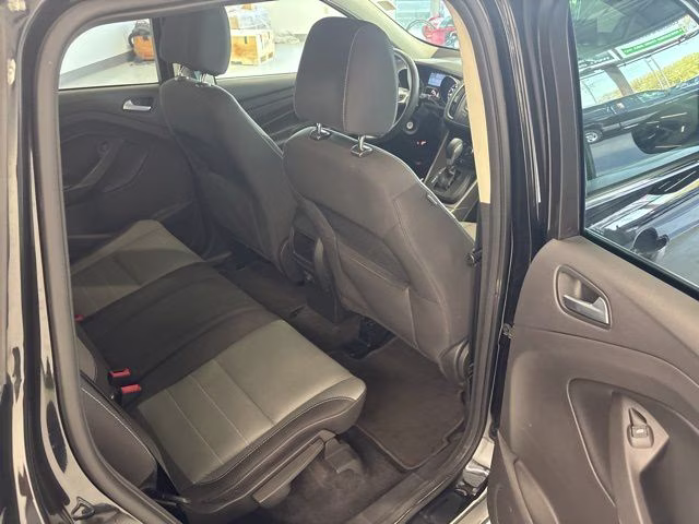 2015 Tuxedo Black Ford Escape SE 4X4 SUV