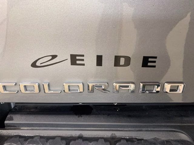 2024 Sterling Gray Metallic Chevrolet Colorado Trail Boss 4X4 Truck