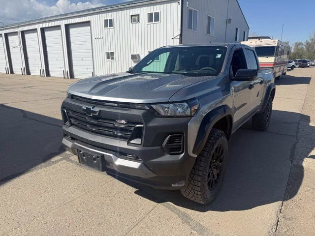 2024 Sterling Gray Metallic Chevrolet Colorado Trail Boss 4X4 Truck