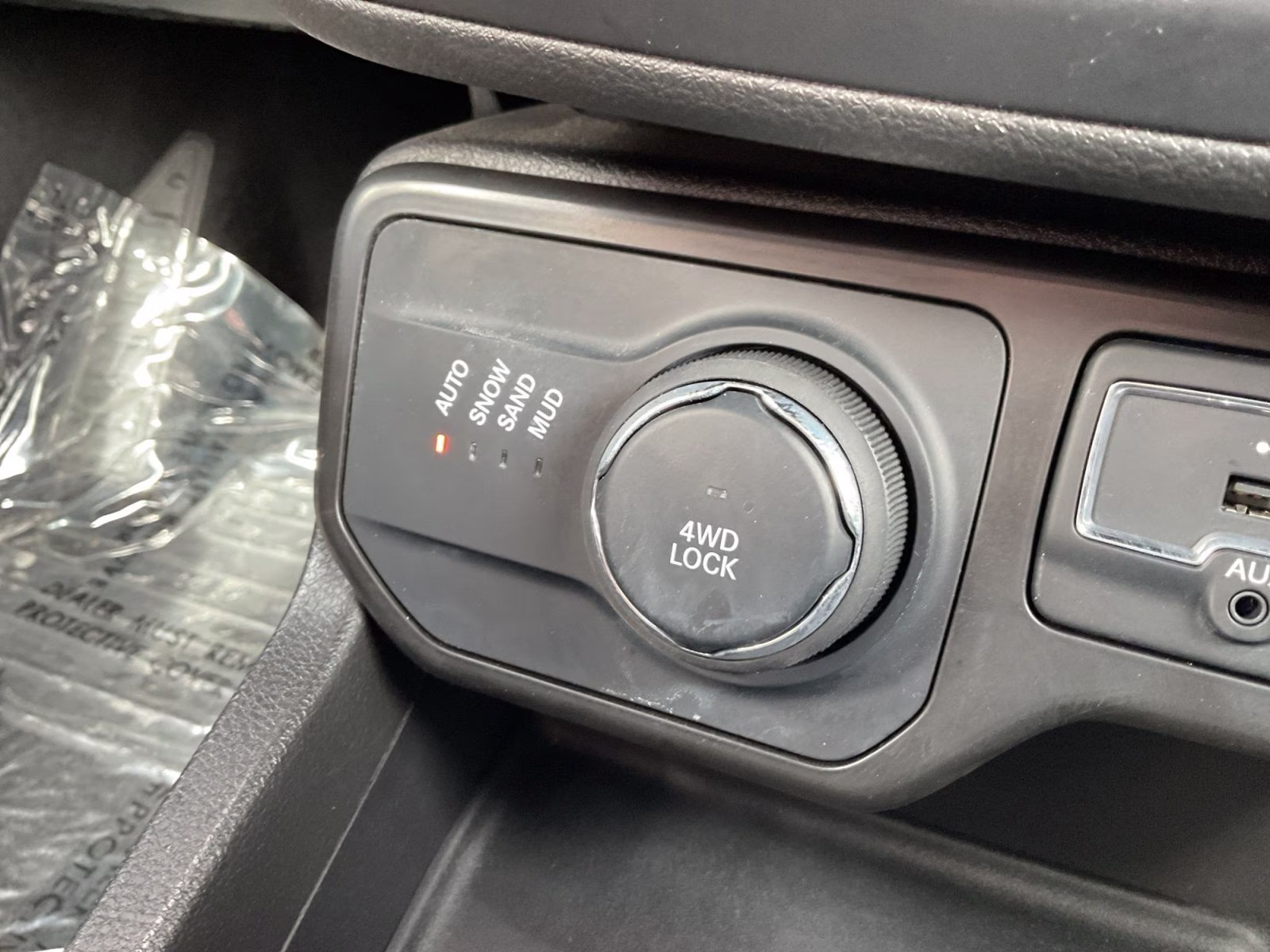 2023 Slate Blue Pearlcoat Jeep Renegade Latitude 4X4 SUV