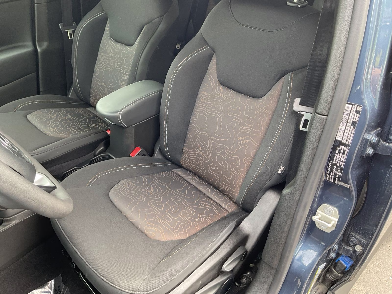 2023 Slate Blue Pearlcoat Jeep Renegade Latitude 4X4 SUV
