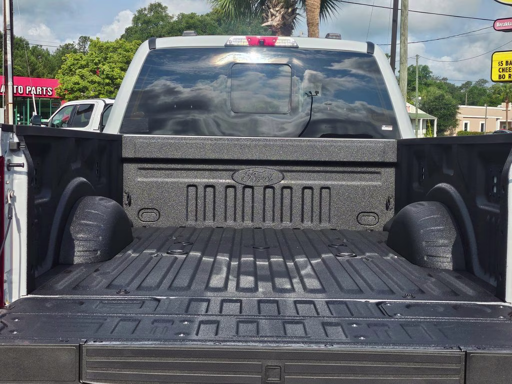 2026 Avalanche Ford Super Duty F-350 SRW Platinum 4X4 Truck