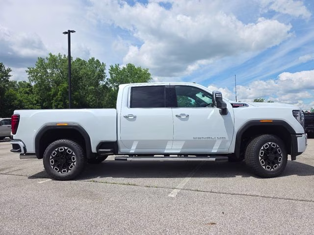 2026 Glacier White Tricoat GMC Sierra 2500HD Denali 4X4 Truck