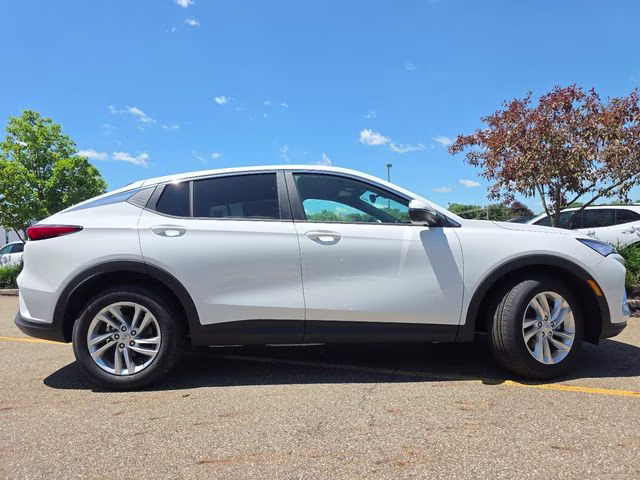 2026 Summit White Buick Envista Preferred FWD SUV