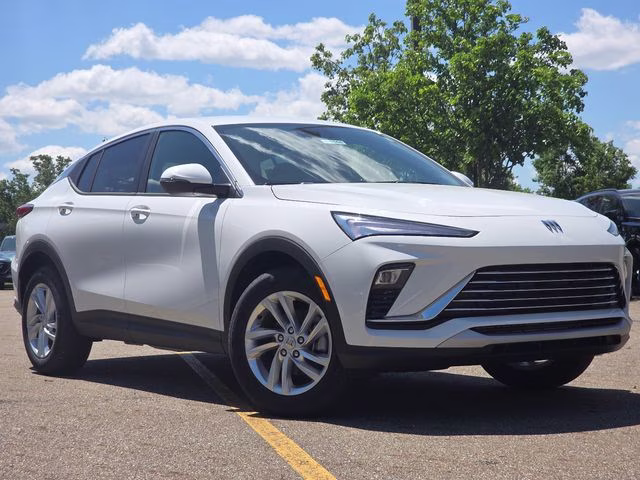 2026 Summit White Buick Envista Preferred FWD SUV