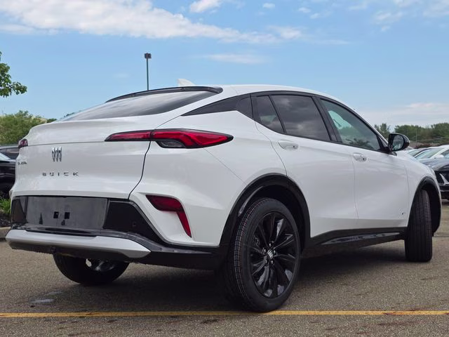2026 Summit White Buick Envista Sport Touring FWD SUV