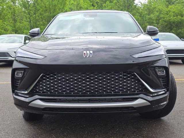 2026 Ebony Twilight Metallic Buick Envista Avenir FWD SUV