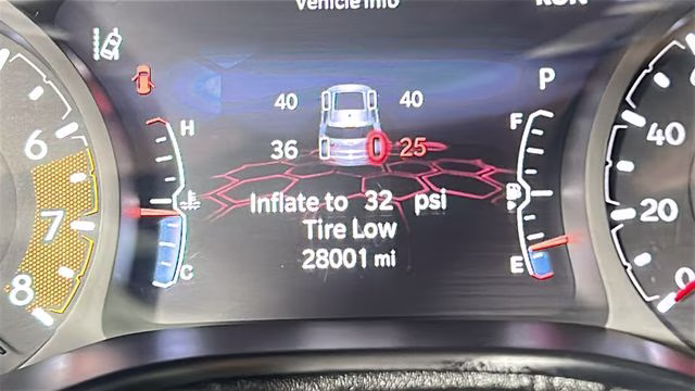 2025 Silver Zynith Metallic Clearcoat Jeep Compass Sport 4X4 SUV