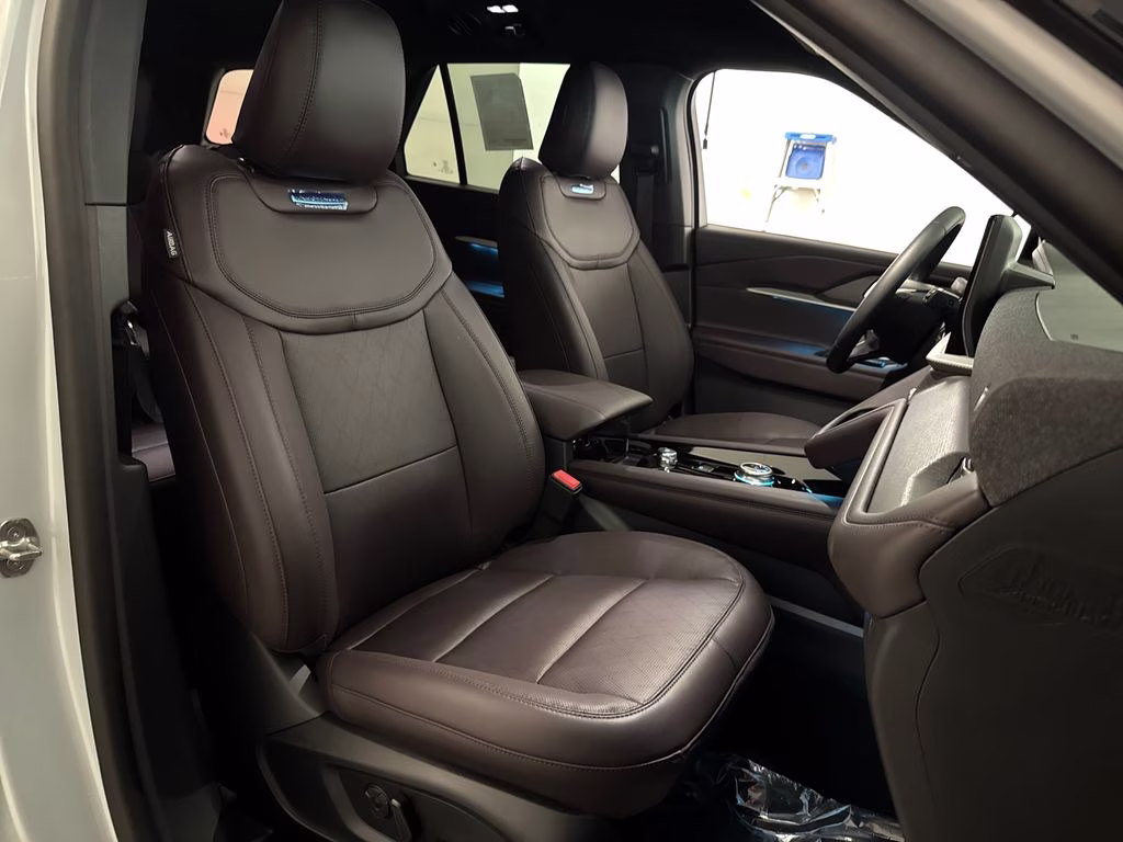 2026 Space White Metallic Ford Explorer Platinum RWD SUV