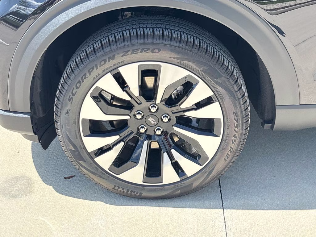 2026 Black Metallic Ford Explorer Platinum 4X4 SUV