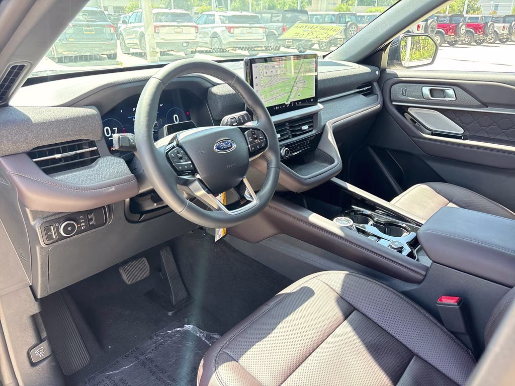2026 Black Metallic Ford Explorer Platinum 4X4 SUV