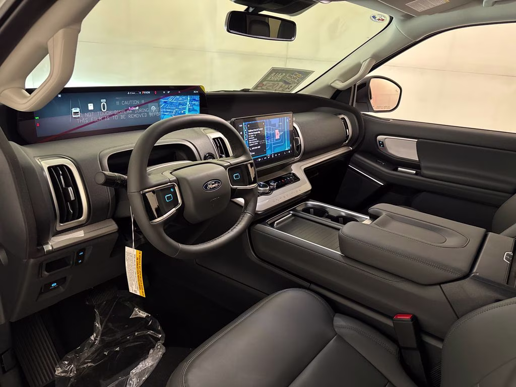 2026 Oxford White Ford Expedition Active RWD SUV