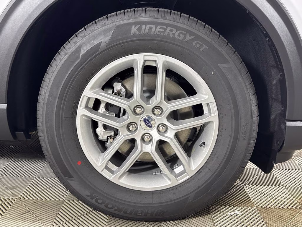 2026 White Metallic Ford Explorer Active RWD SUV