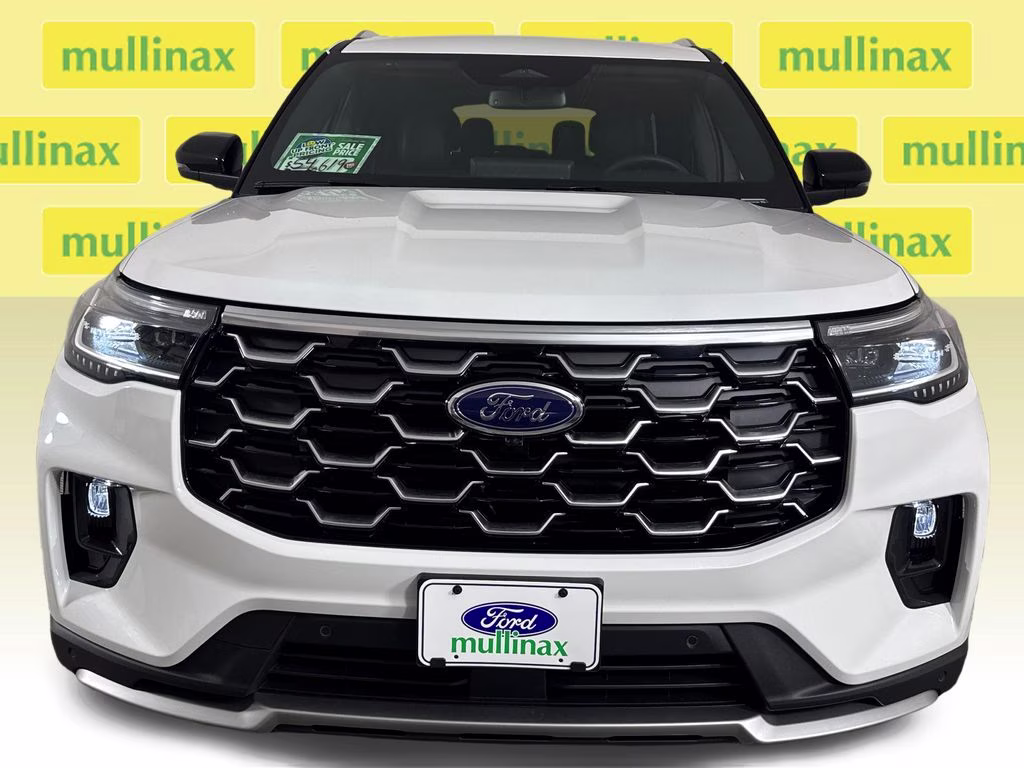 2026 Star White Metallic Tri-Coat Ford Explorer Platinum 4X4 SUV