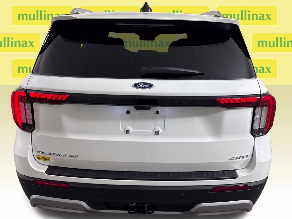 2026 Star White Metallic Tri-Coat Ford Explorer Platinum 4X4 SUV