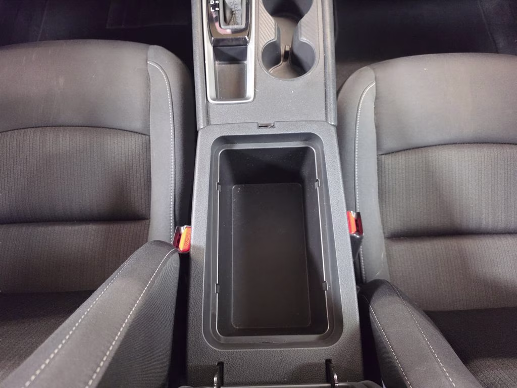2025 Glacier White Nissan Altima 2.5 SV FWD Sedan