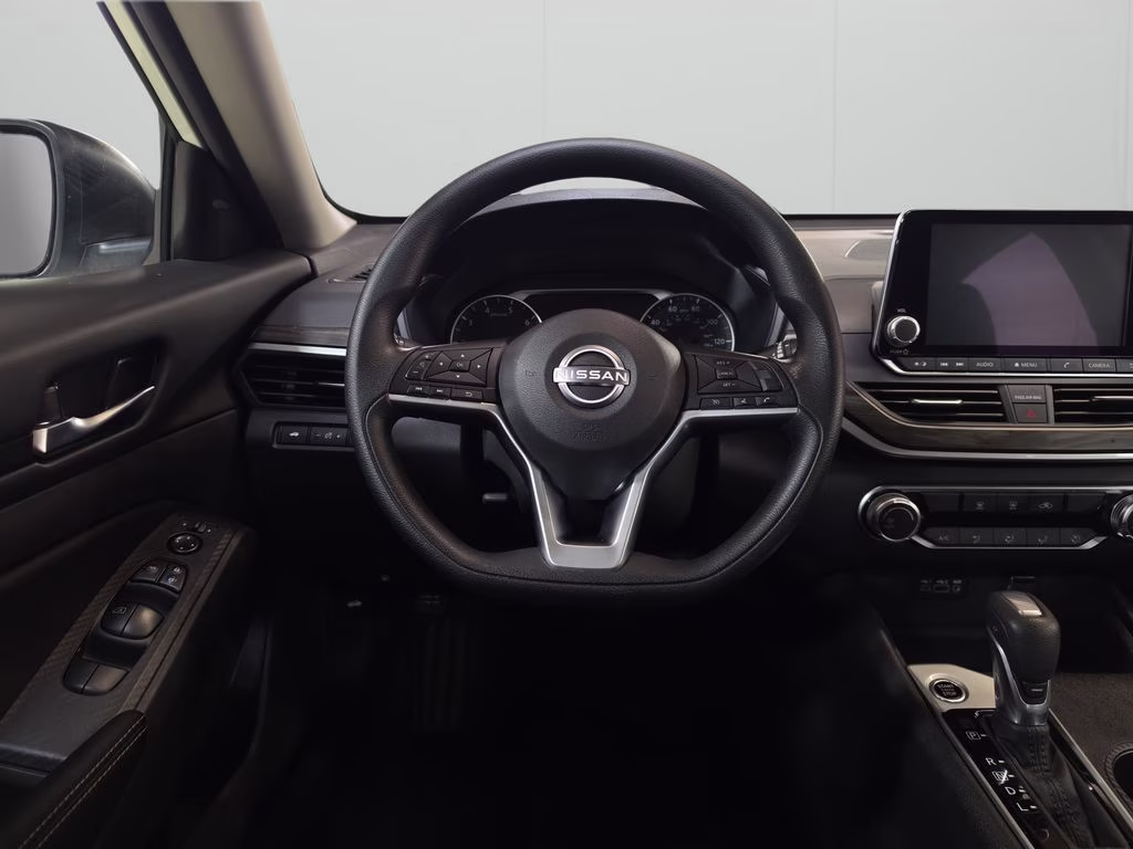 2025 Glacier White Nissan Altima 2.5 SV FWD Sedan