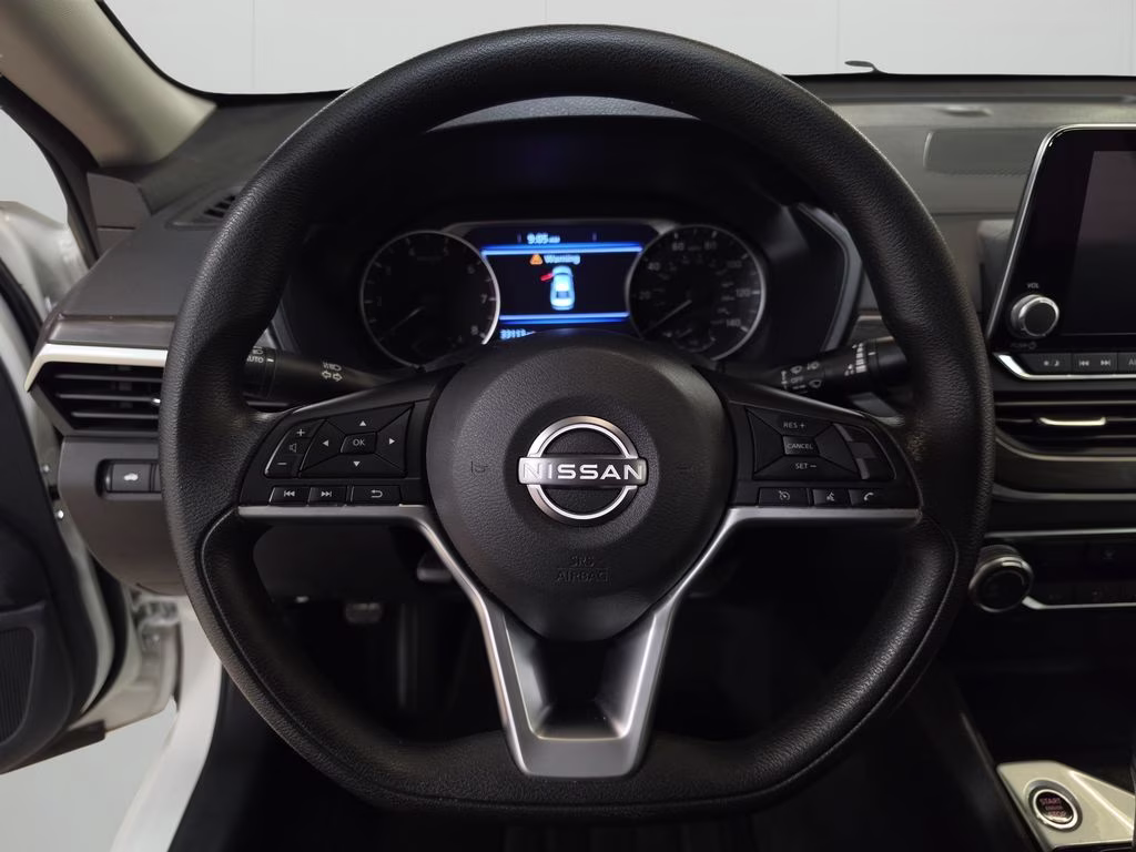 2025 Glacier White Nissan Altima 2.5 SV FWD Sedan
