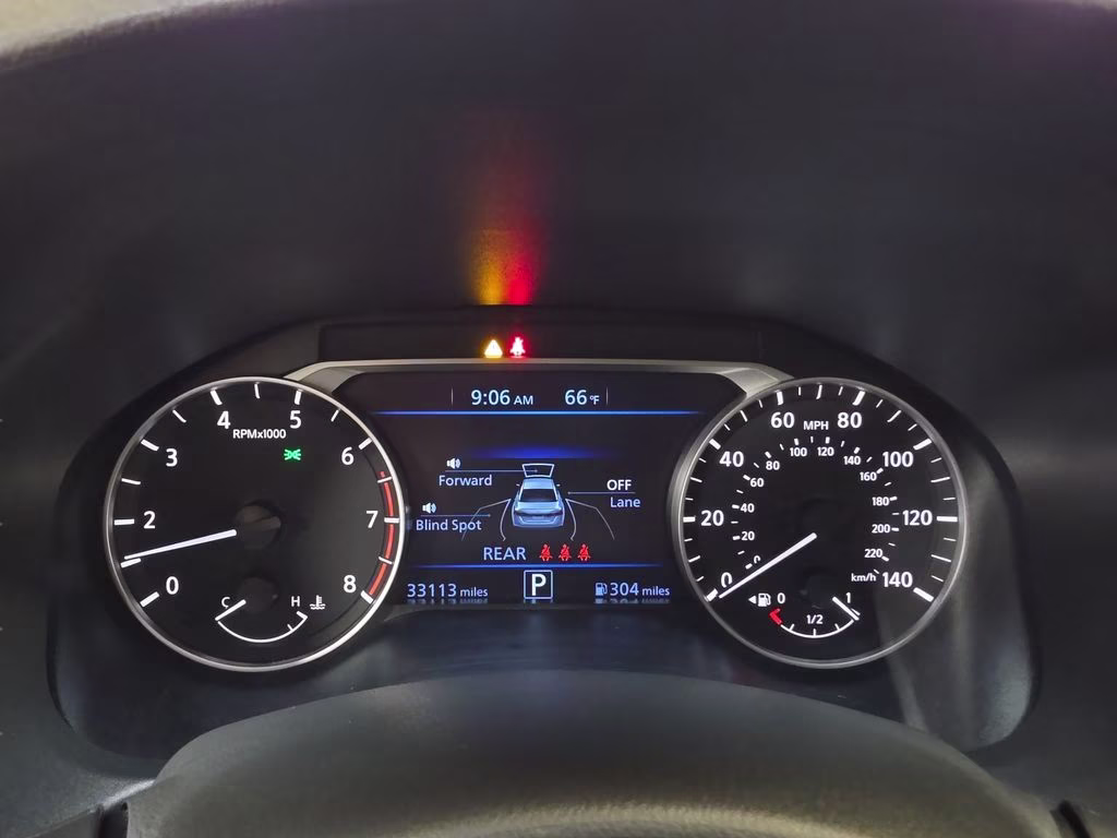 2025 Glacier White Nissan Altima 2.5 SV FWD Sedan