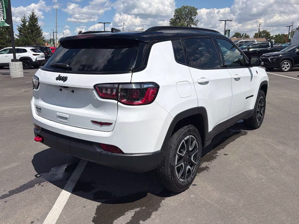 2025 Bright White Clearcoat Jeep Compass Trailhawk 4X4 SUV