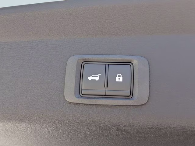 2026 White Diamond/Black Roof Mitsubishi Outlander Black Edition FWD SUV