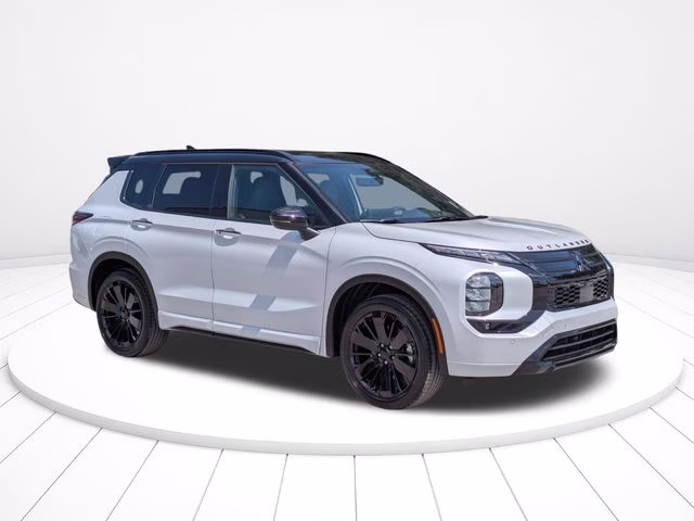 2026 White Diamond/Black Roof Mitsubishi Outlander Black Edition FWD SUV