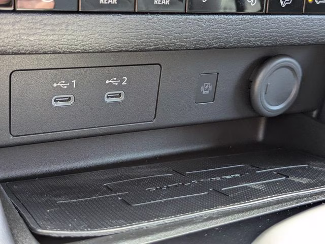 2026 White Diamond/Black Roof Mitsubishi Outlander Black Edition FWD SUV