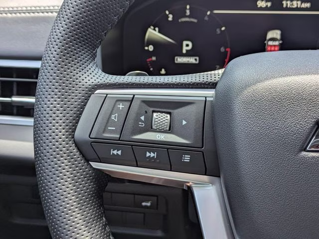 2026 White Diamond/Black Roof Mitsubishi Outlander Black Edition FWD SUV