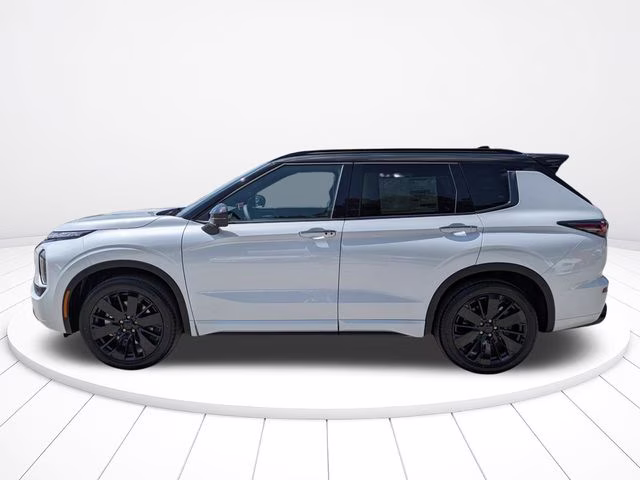 2026 White Diamond/Black Roof Mitsubishi Outlander Black Edition FWD SUV