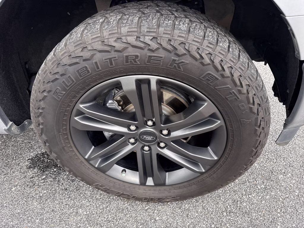 2021 Iconic Silver Metallic Ford F-150 Lariat 4X4 Truck