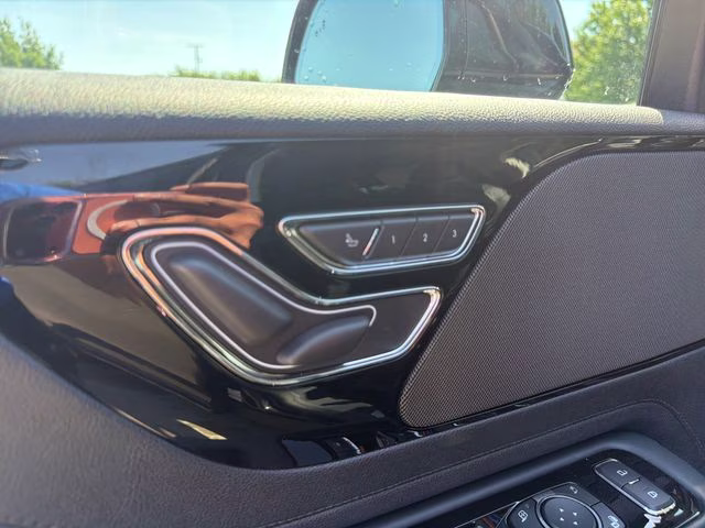 2026 Infinite Black Metallic Clearcoat Lincoln Aviator Premiere AWD SUV