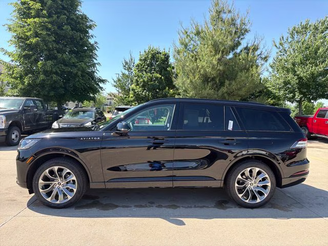 2026 Infinite Black Metallic Clearcoat Lincoln Aviator Premiere AWD SUV