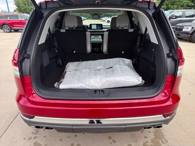 2026 Red Carpet Tinted Clearcoat Lincoln Aviator Reserve AWD SUV