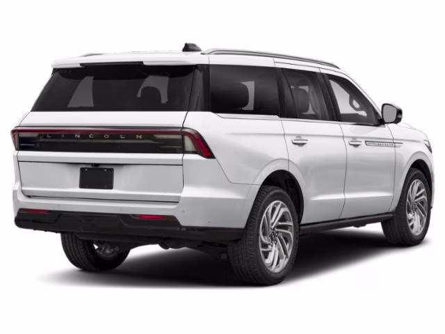 2026 Crystal White Metallic Clearcoat Lincoln Navigator Reserve 4X4 SUV