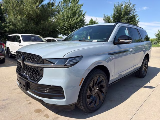 2026 Gray Mist Metallic Tri-Coat Lincoln Navigator Reserve 4X4 SUV