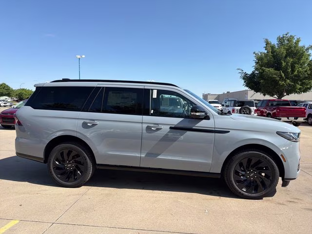 2026 Gray Mist Metallic Tri-Coat Lincoln Navigator Reserve 4X4 SUV