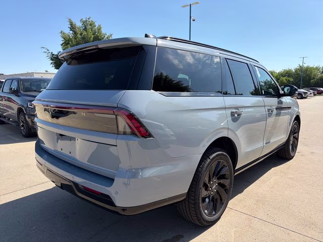 2026 Gray Mist Metallic Tri-Coat Lincoln Navigator Reserve 4X4 SUV