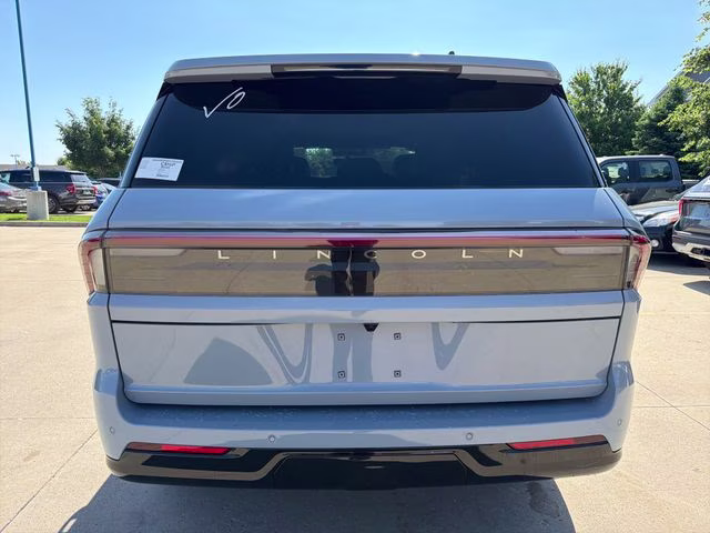 2026 Gray Mist Metallic Tri-Coat Lincoln Navigator Reserve 4X4 SUV