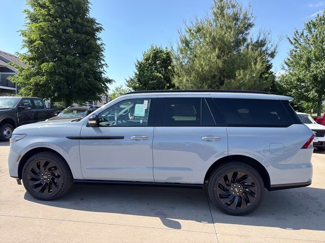 2026 Gray Mist Metallic Tri-Coat Lincoln Navigator Reserve 4X4 SUV