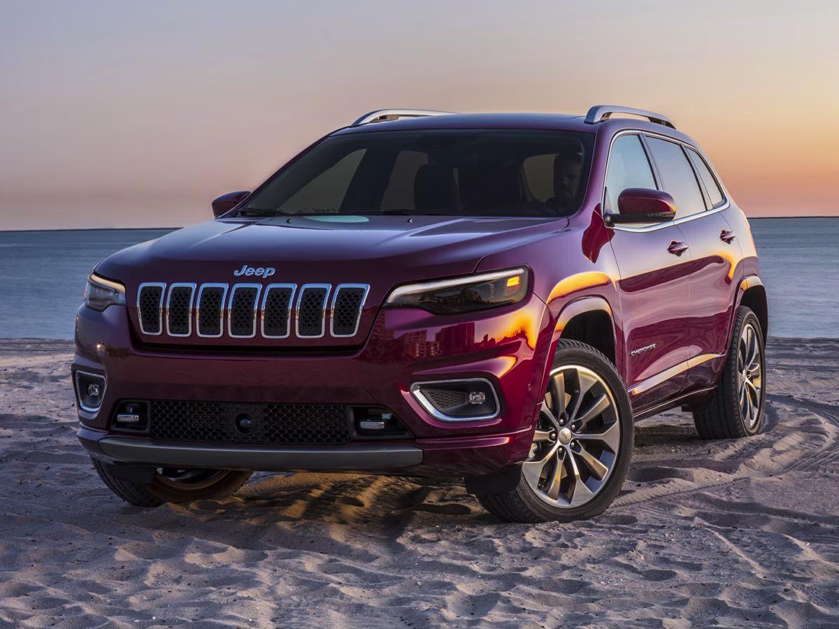 2019 Bright White Clearcoat Jeep Cherokee Latitude Plus 4X4 SUV